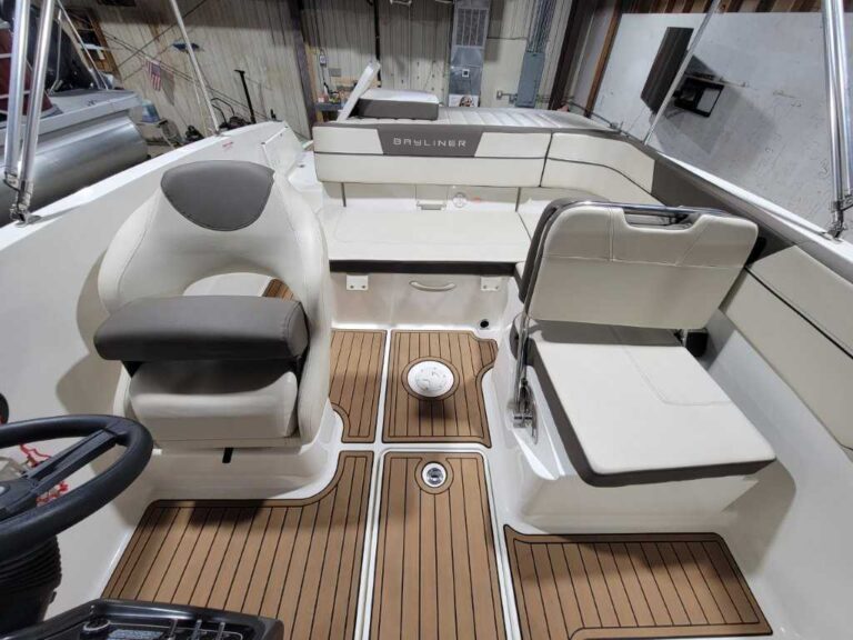 2018 Bayliner VR5 US-BLBX2258I718 [photo 19]